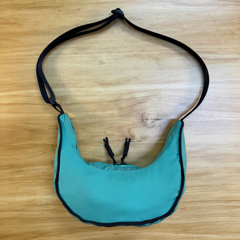 BULL HORN SHOULDER BAG - 6 LITERS (MINT GREEN WITH BLACK PIPING)