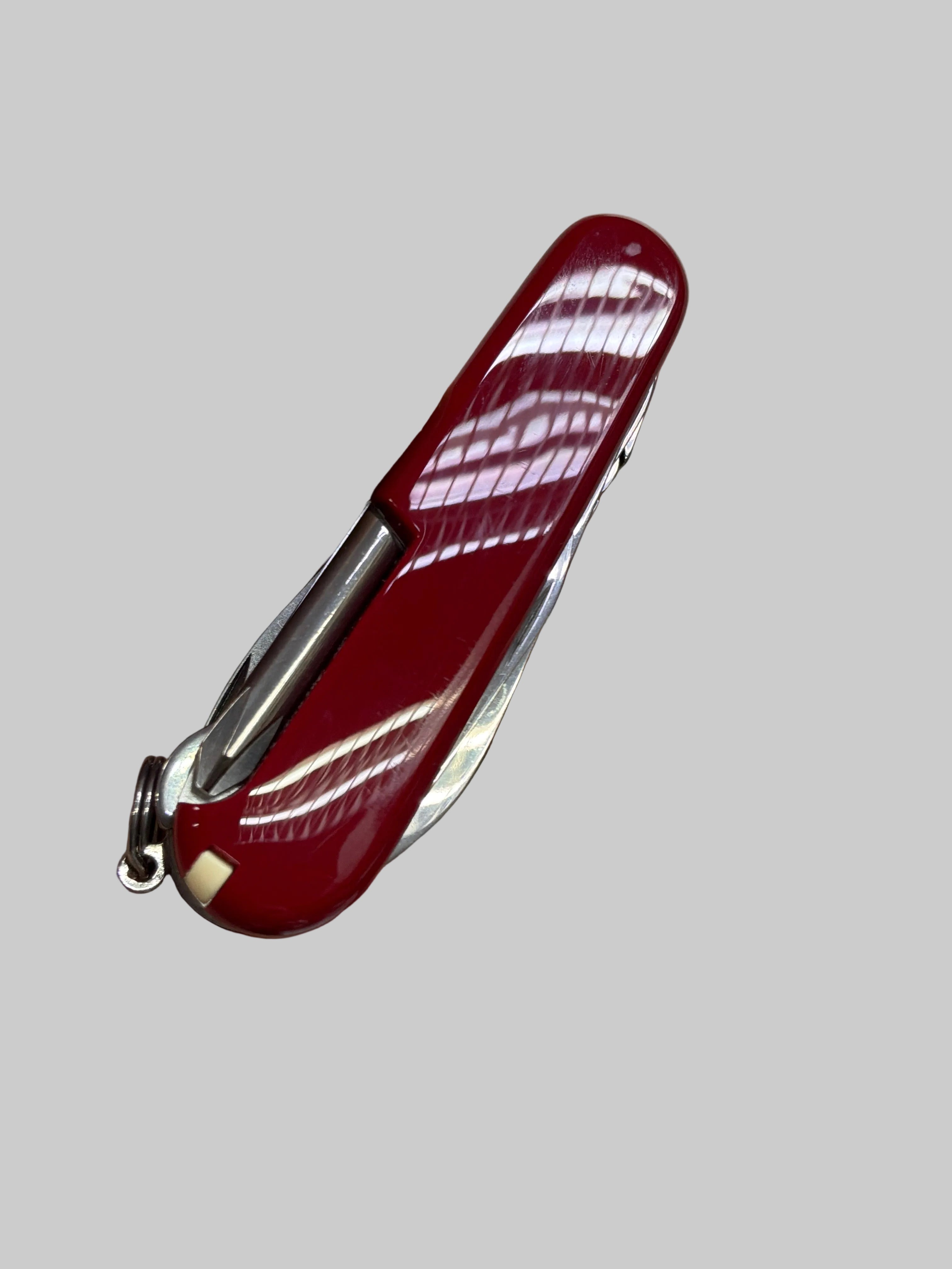 Victorinox Deluxe Tinker 91mm Swiss Army Knife - Red (With visible scratches on the back handle)