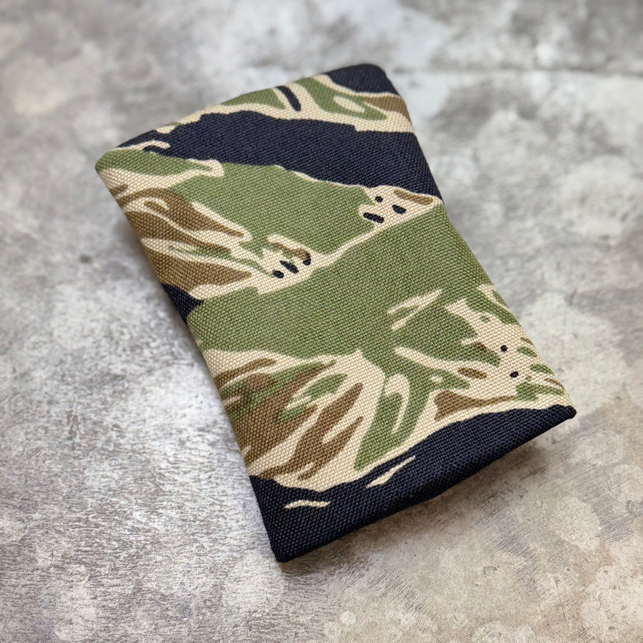 MIL-SPEC KEY WALLET - 500 DENIER NYLON (TIGER STRIPE)