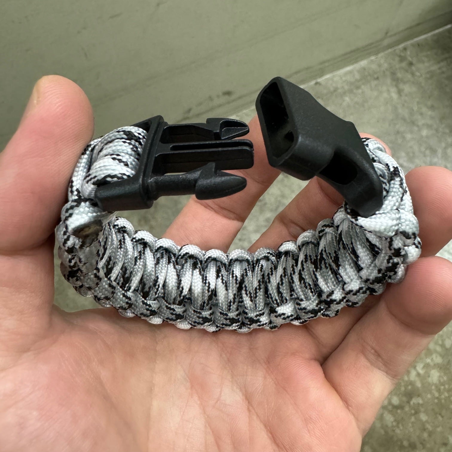 HGS 550 PARACORD 7" SURVIVAL BRACELET WITH PLASTIC CLIP BUCKLE - FUNNY DAY (#117)