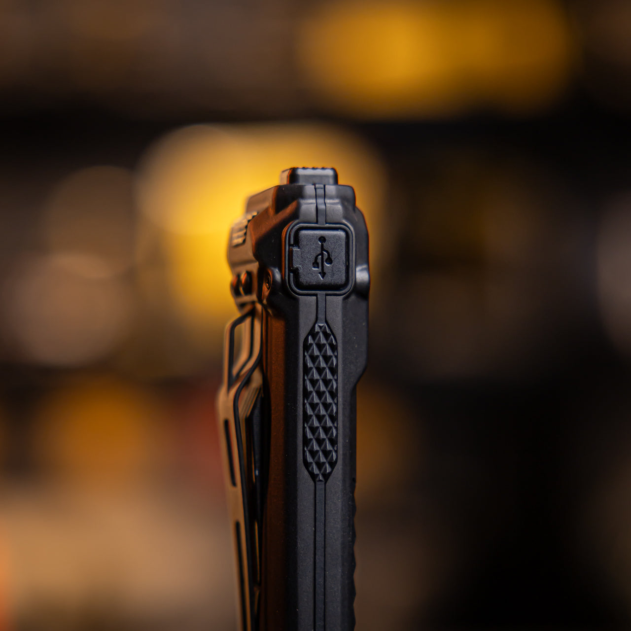 NITECORE EDC29 - 6500 LUMENS FLASHLIGHT (BUILT-IN 2,500mAH RECHARGEABLE BATTERY)