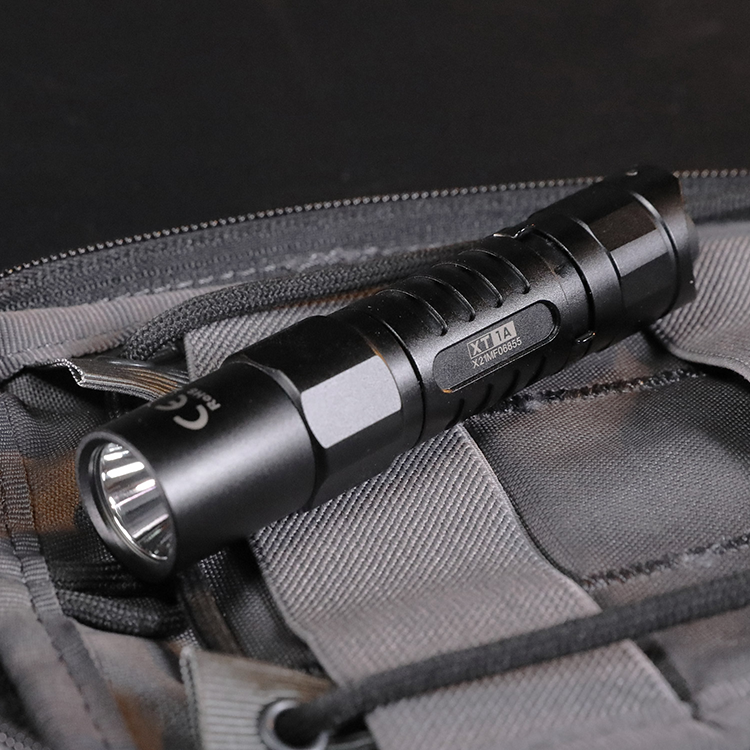 KLARUS XT1A TACTICAL EDC FLASHLIGHT - CREE XP-L HD V6 LED - 1000 LUMENS (USES 1 X 14500 (INCLUDED) OR 1 X AA)