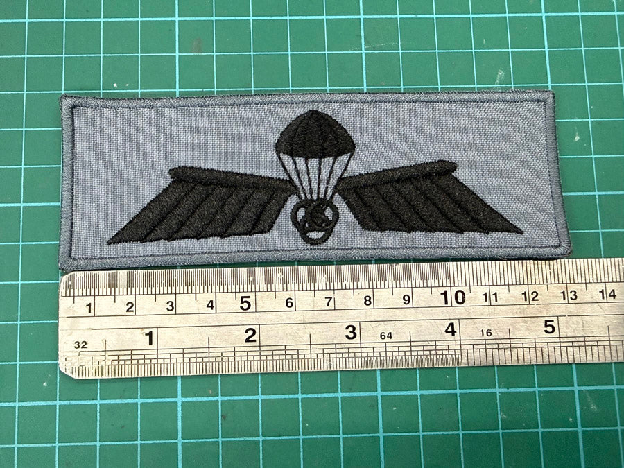 Netherlands Armed Forces Parachutist Instructor Airborne Jump Wing Patch - (3 Rings, 13 cm x 4.5 cm)