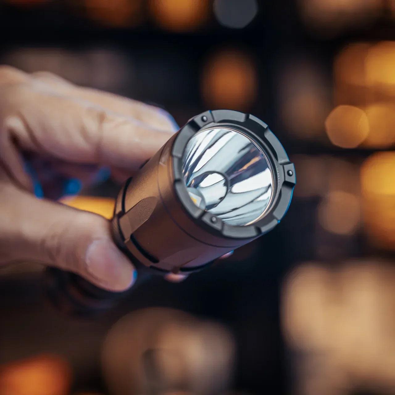 NITECORE SRT7I - 3000 LUMENS FLASHLIGHT (5000mAH LI-ION BATTERY INCLUDED)