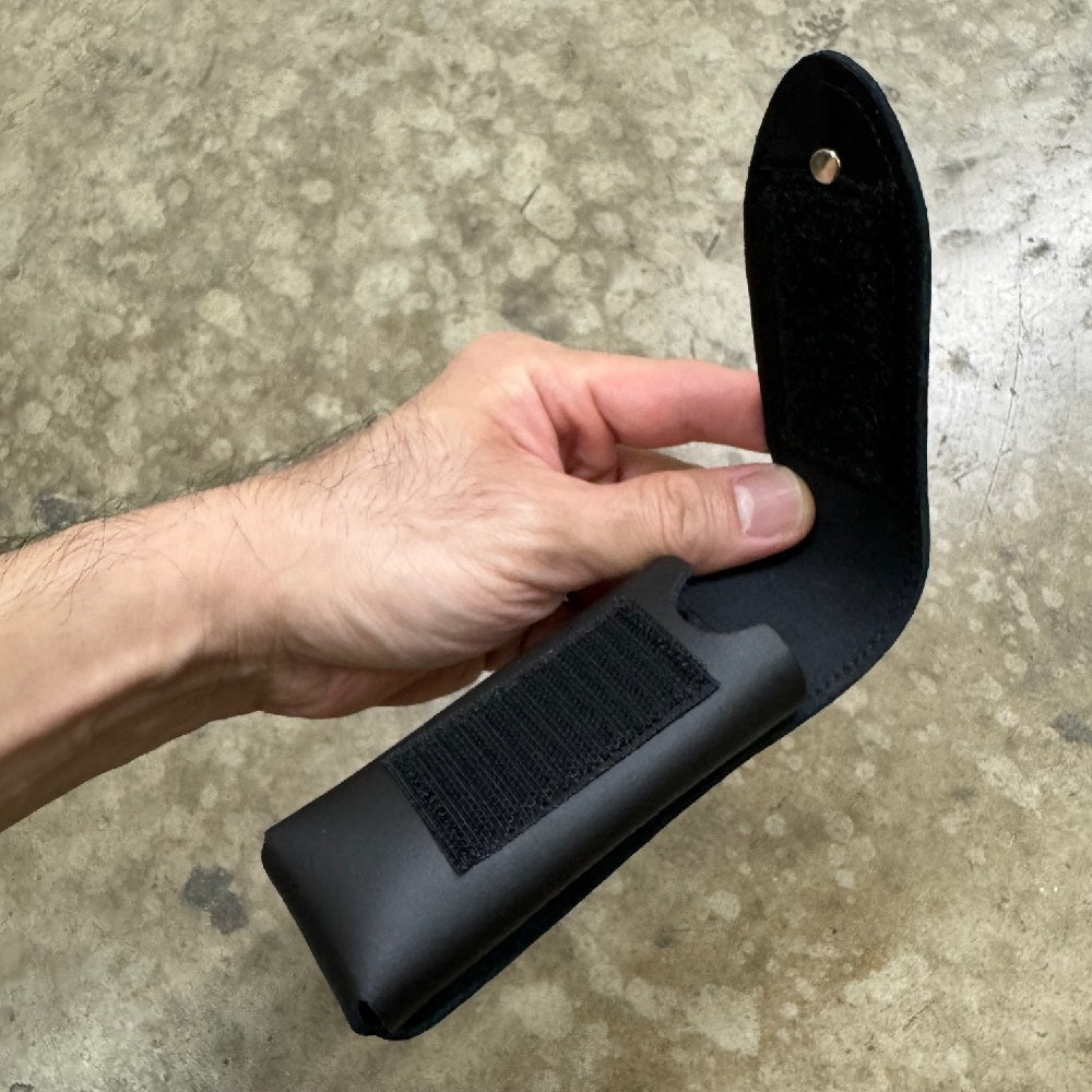 VICTORINOX LEATHER BELT POUCH - SUITABLE FOR 111MM KNIVES (BLACK)