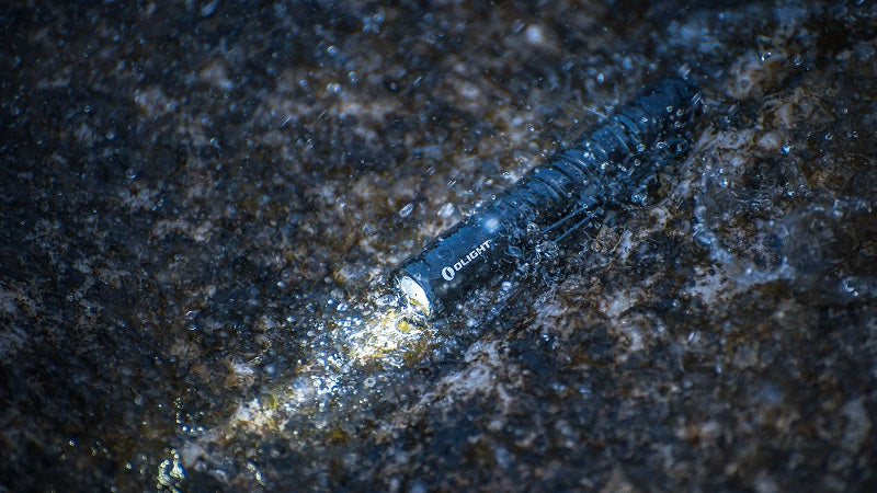 OLIGHT I3T 2 EOS DUAL OUTPUT SLIM EDC FLASHLIGHT (BATTERY INCLUDED) - 200 LUMENS - BLACK