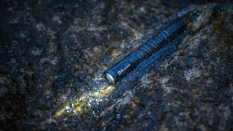 OLIGHT I3T 2 EOS DUAL OUTPUT SLIM EDC FLASHLIGHT (BATTERY INCLUDED) - 200 LUMENS - BLACK