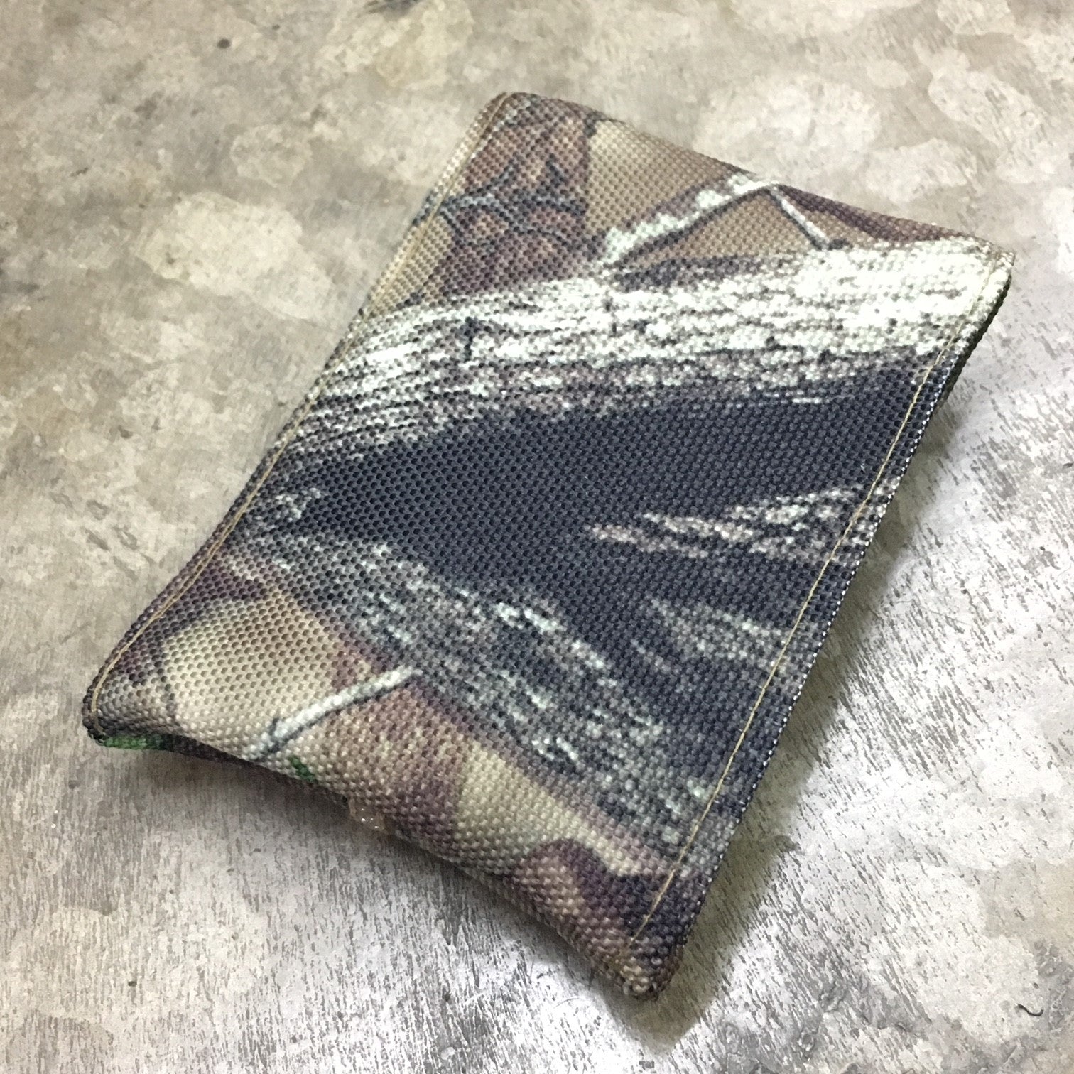 MIL-SPEC KEY WALLET WITH CARD POCKET - 1000 DENIER CORDURA (TRUE TIMBER HTC SPRING)