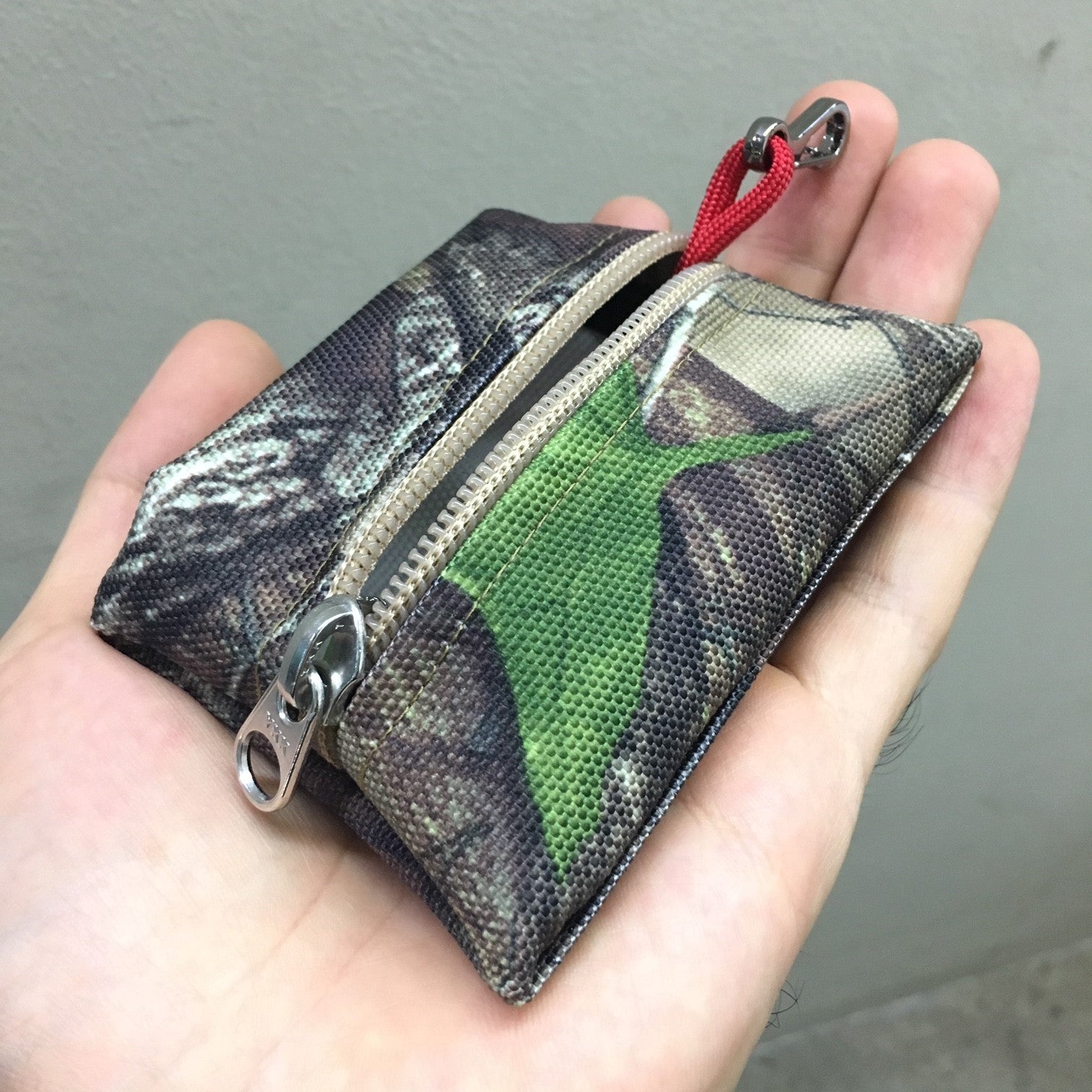 MIL-SPEC KEY WALLET WITH CARD POCKET - 1000 DENIER CORDURA (TRUE TIMBER HTC SPRING)