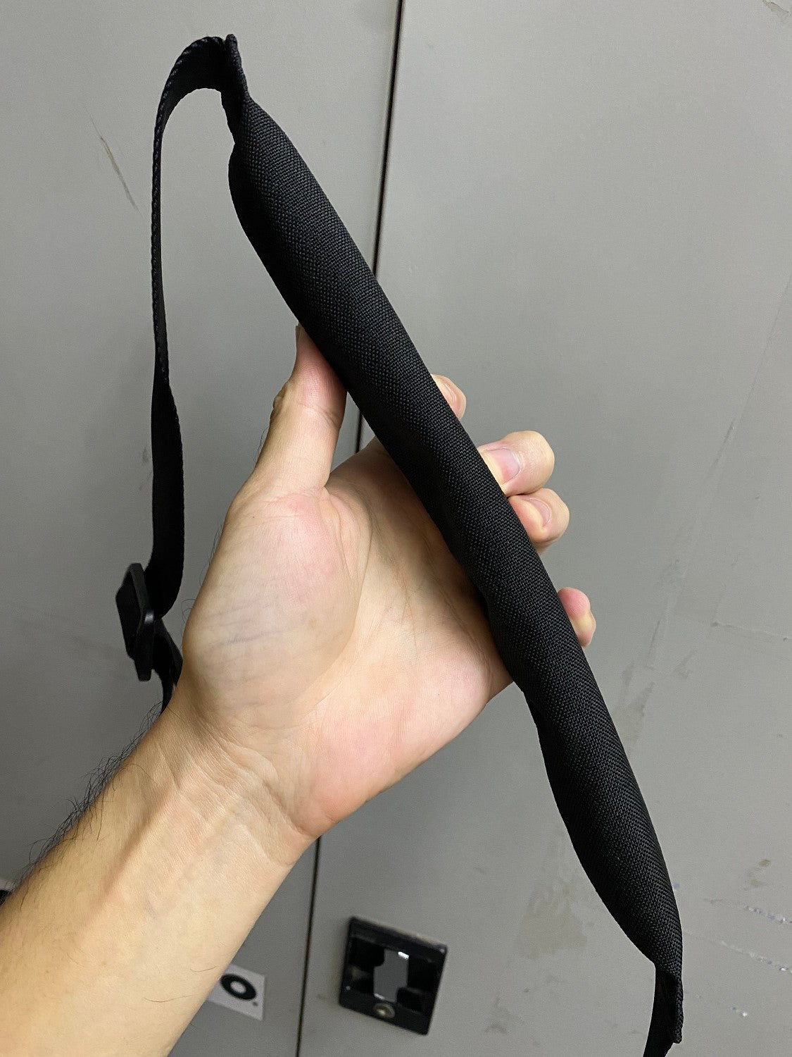 MIL-SPEC PADDED SHOULDER STRAP USING YKK SWIVEL HOOKS - BLACK