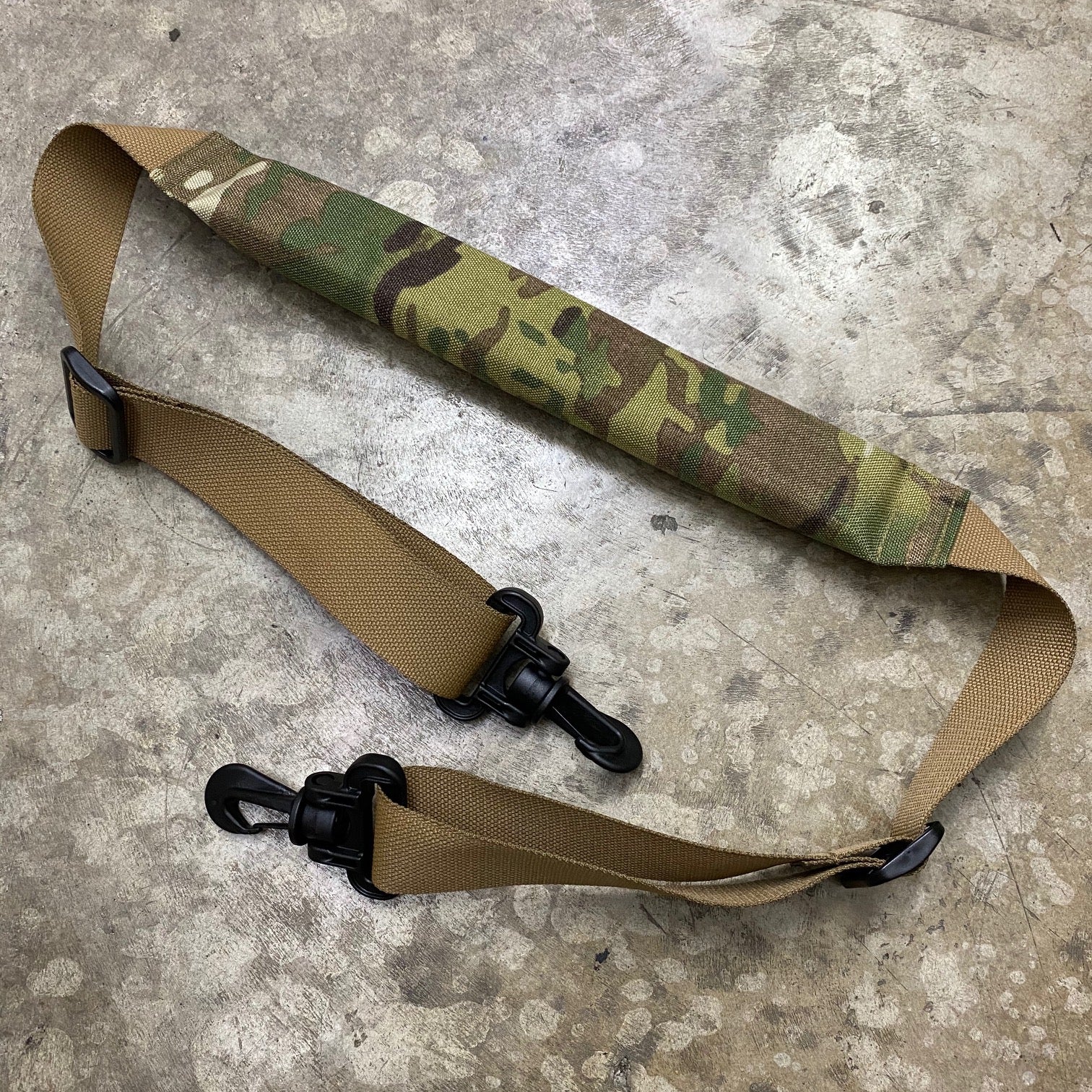 MIL-SPEC PADDED SHOULDER STRAP USING YKK SWIVEL HOOKS - MULTICAM