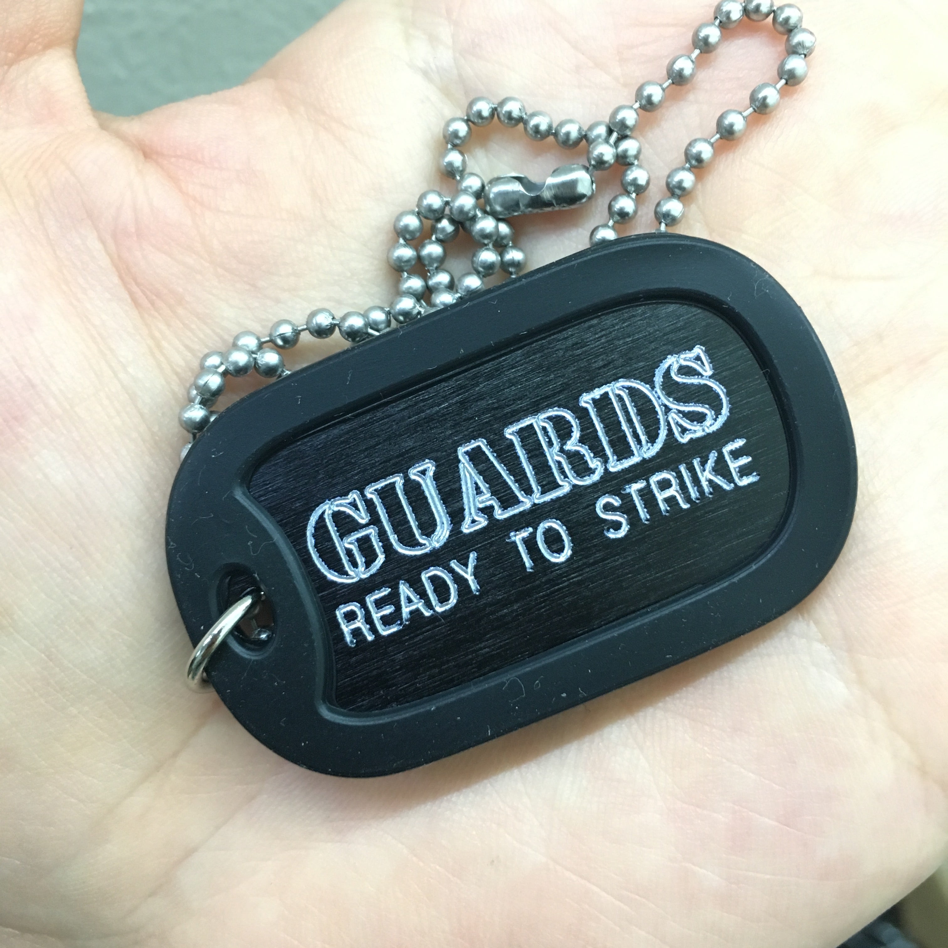 GUARDS READY TO STRIKE DOG TAG - BLACK