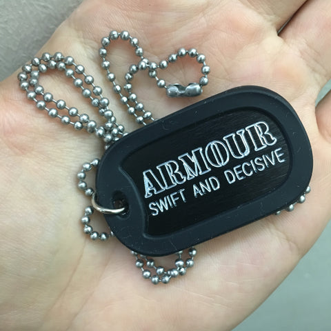 ARMOUR SWIFT AND DECISIVE DOG TAG - BLACK