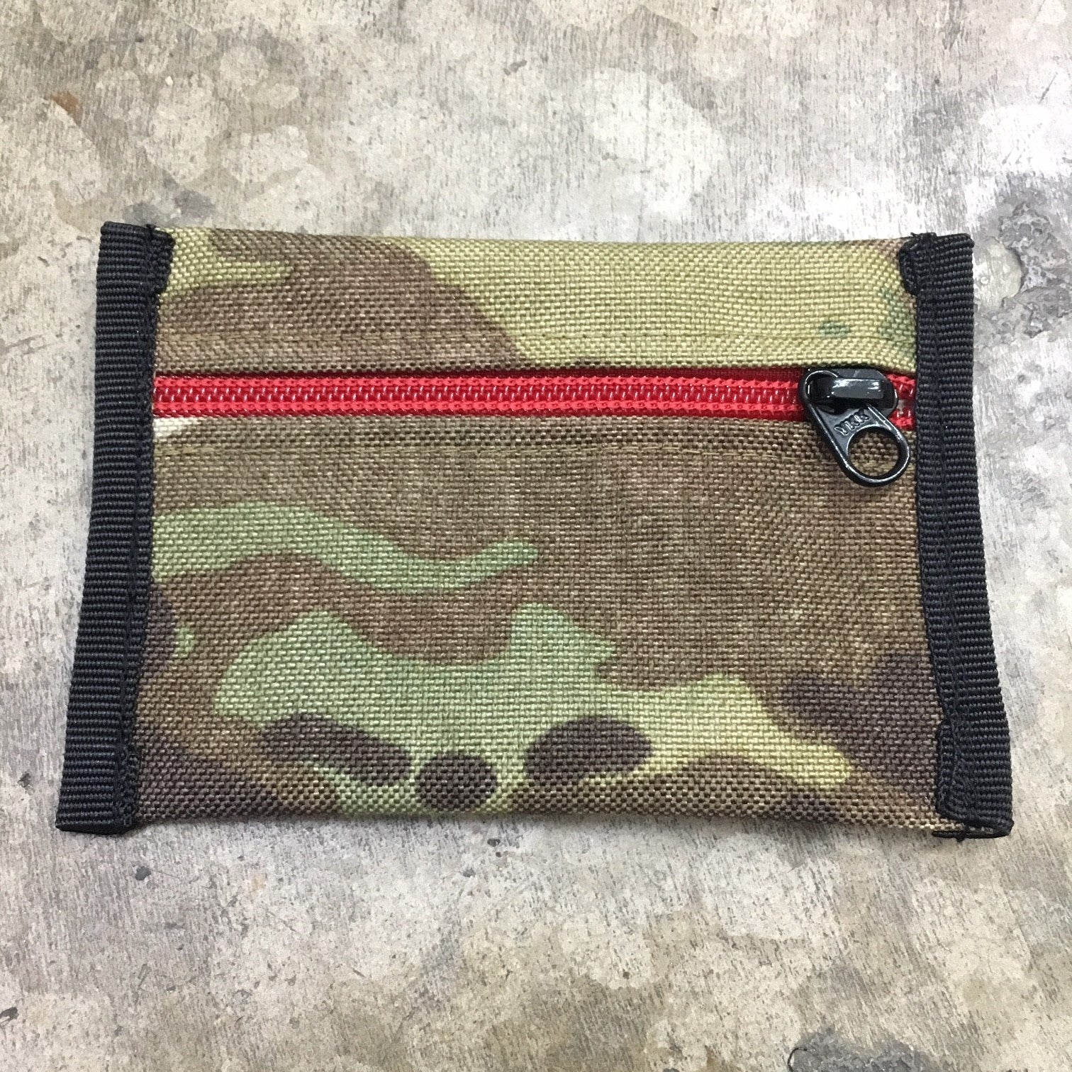 MIL SPEC CARD CASE WITH HOOK SIDE VELCRO - (MULTICAM)