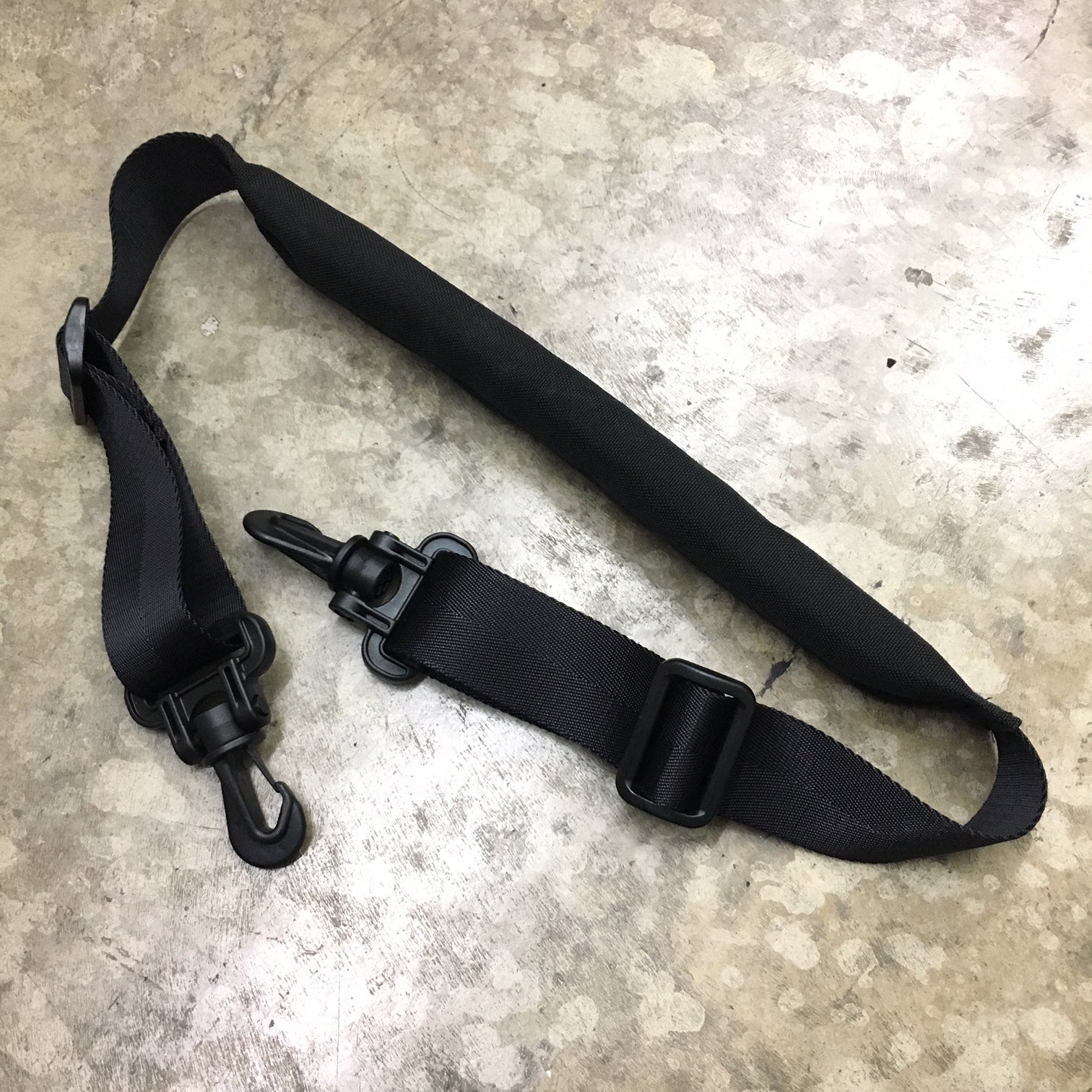 MIL-SPEC PADDED SHOULDER STRAP USING YKK SWIVEL HOOKS - MULTICAM