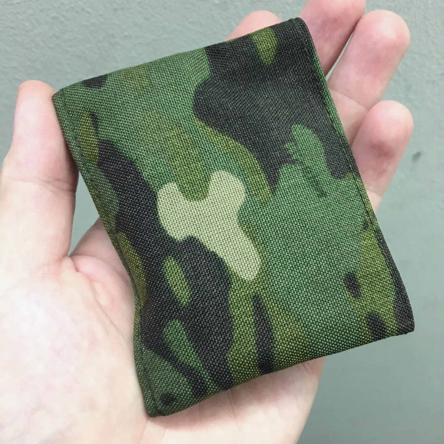 MIL-SPEC KEY WALLET WITH CARD POCKET - 500 DENIER CORDURA (MULTICAM TROPIC)
