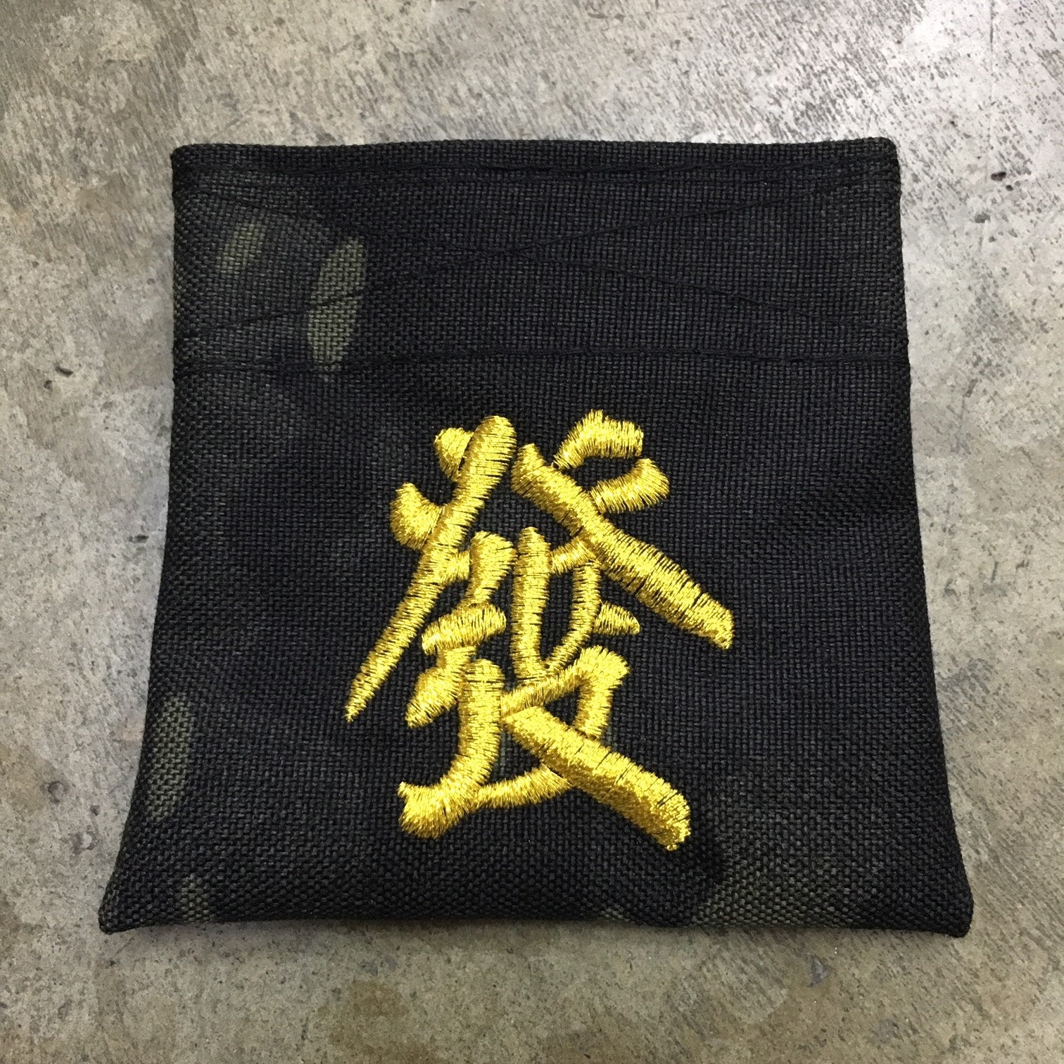 MIL-SPEC CNY COIN PURSE MULTICAM BLACK -  FORTUNE