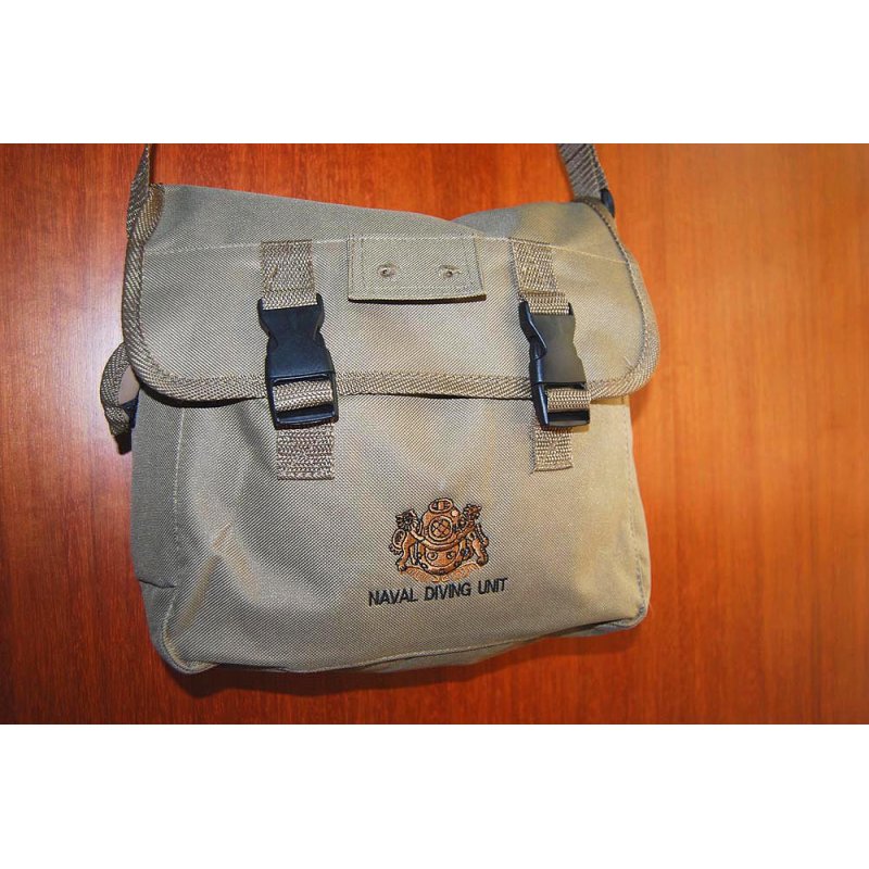 D&G SOLDIERTALK NDU SLING BAG - KHAKI BROWN